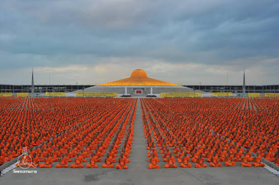 THAILAND -PILGRIMAGE TO THE PLANET'S LARGEST MEDITATION HALL